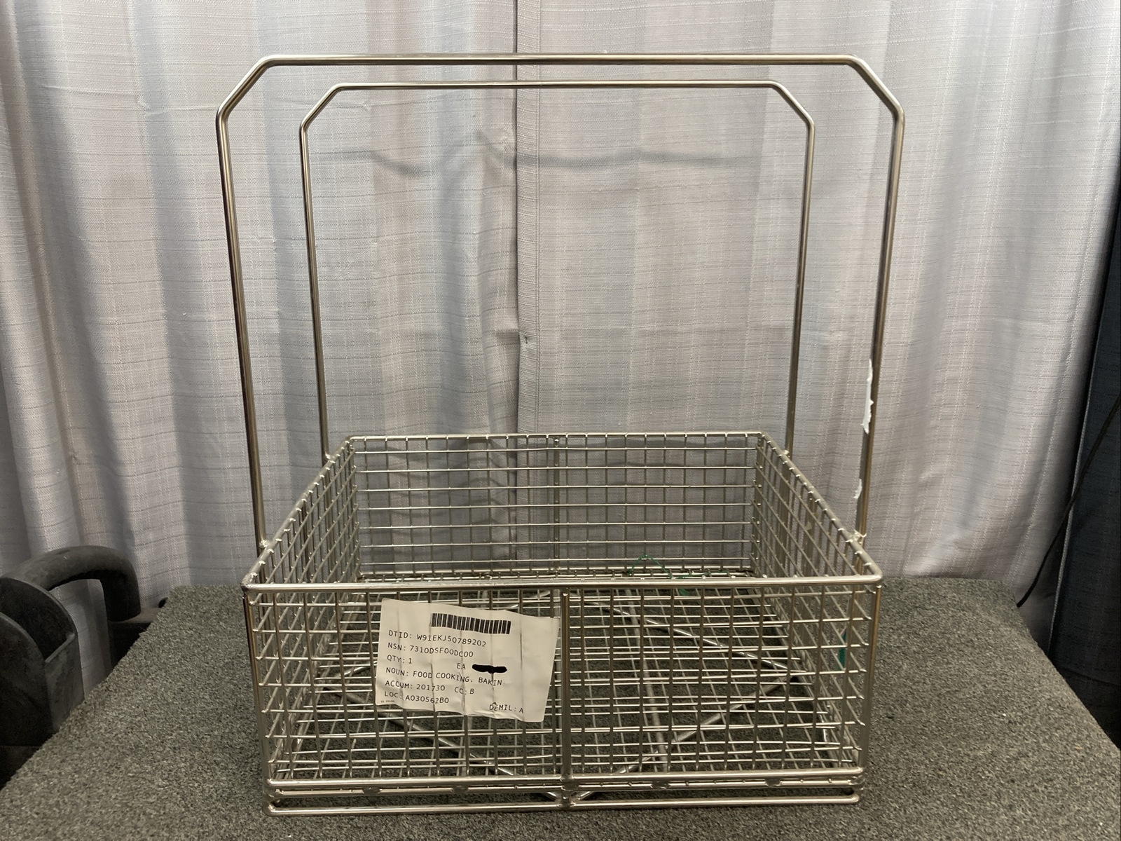 NEW COMMERCIAL STAINLESS STEEL FRYER BASKET 21 X 17 X 8 7310DSFOODC00