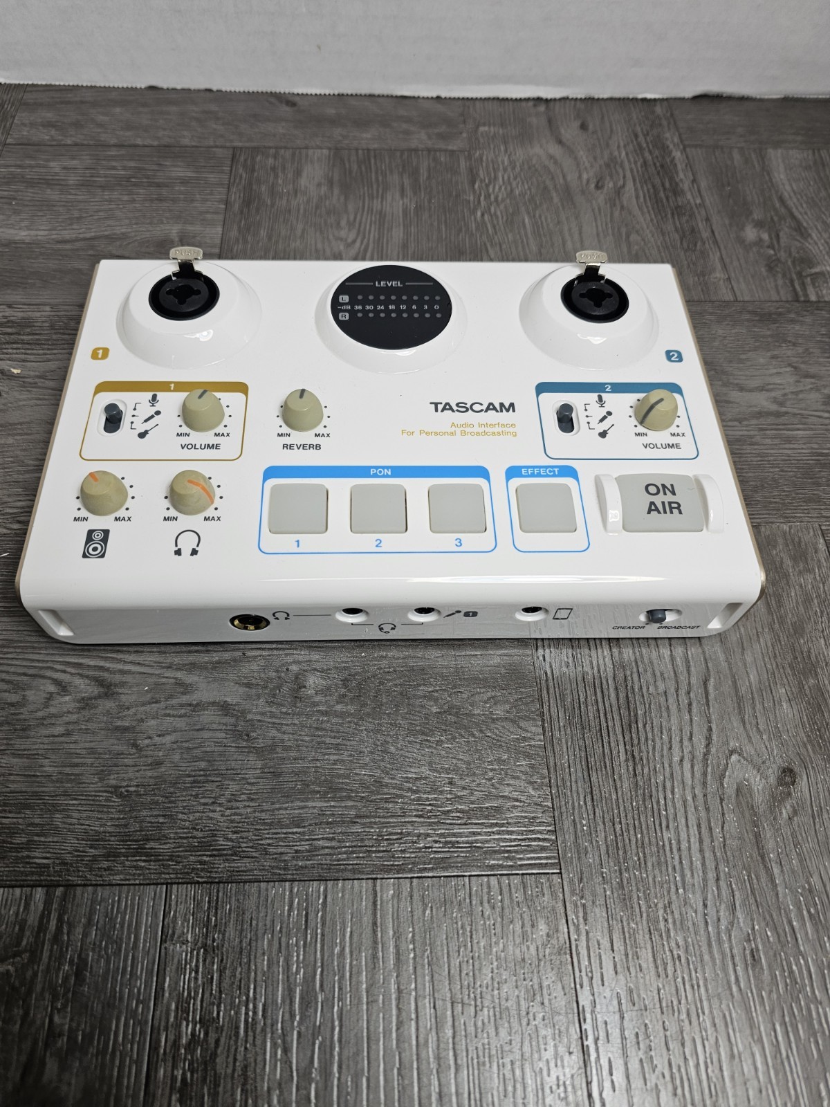 Tascam US-42 Ministudio Creator USB Podcasting Interface