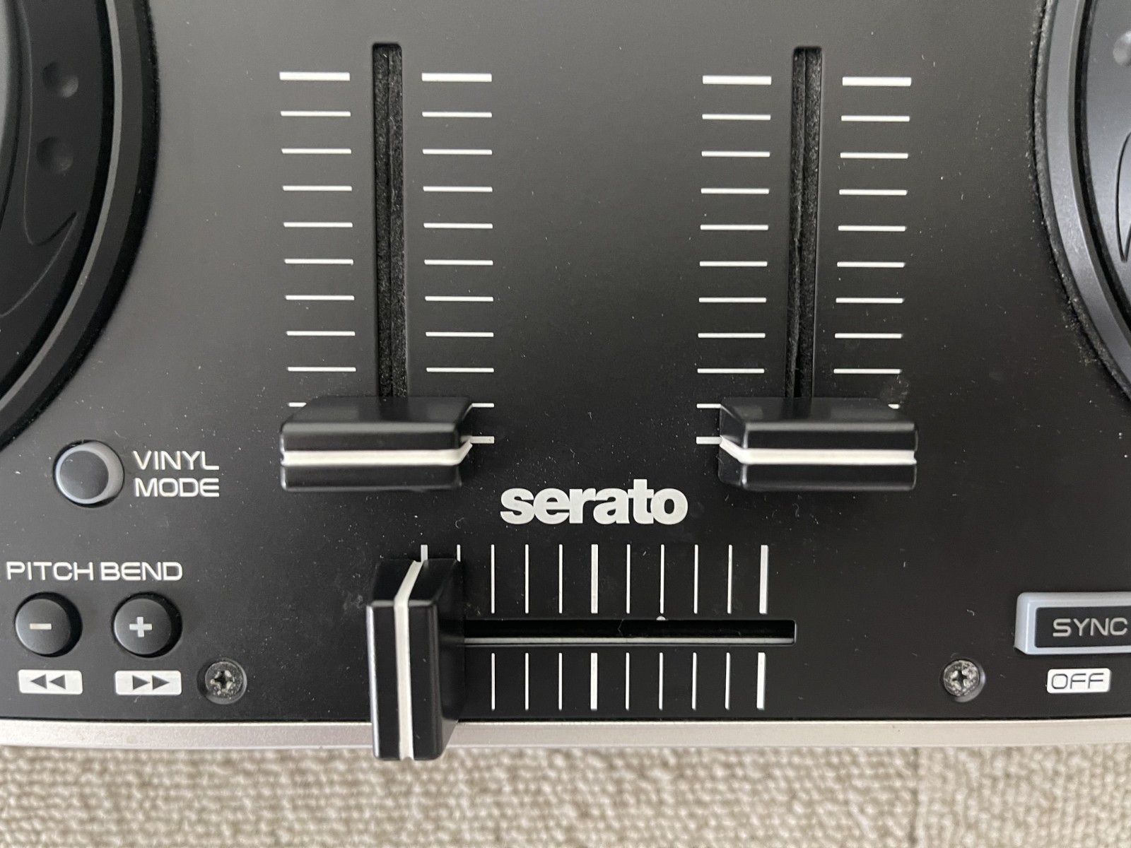 Denon DJ MC2000 2-Channel DJ Controller Black with USB Cable Tested & Working