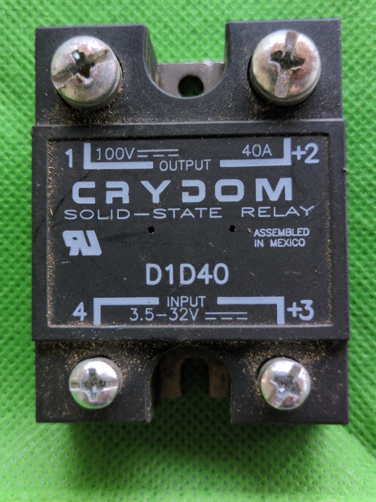 USED Crydom D1D40 3-32V Input 100V 40A Output Solid State Relay