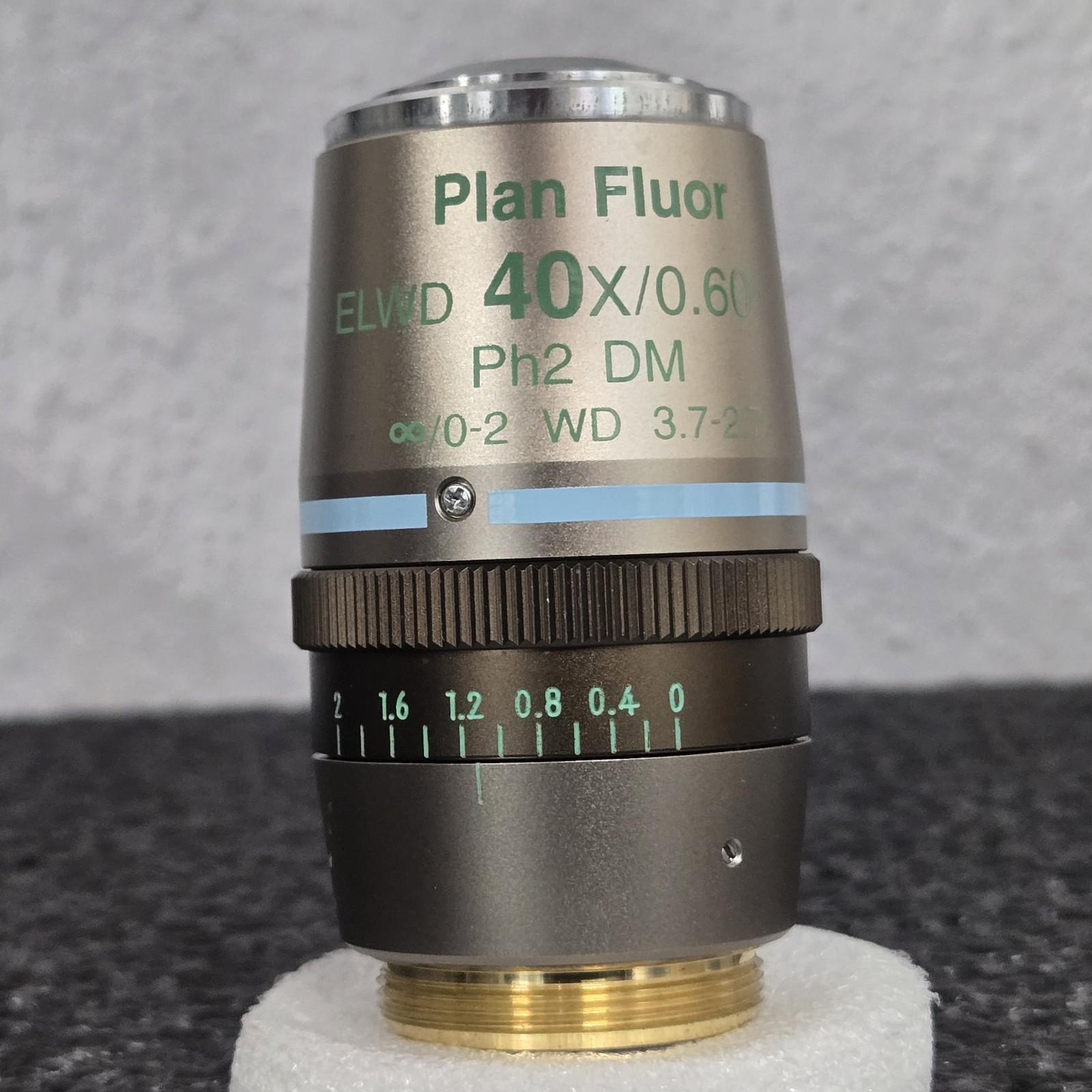 Nikon Microscope Objective 40x/0.60 Plan Fluor ELWD PH2 DM ∞/0-2 WD 3.7-2.7
