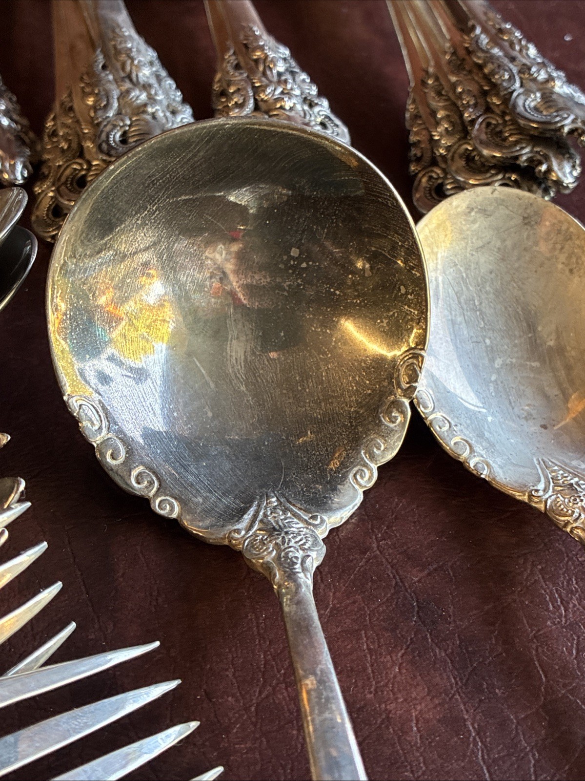 Baroque By Godinger 91 Piece Silver Plated Flatware Set