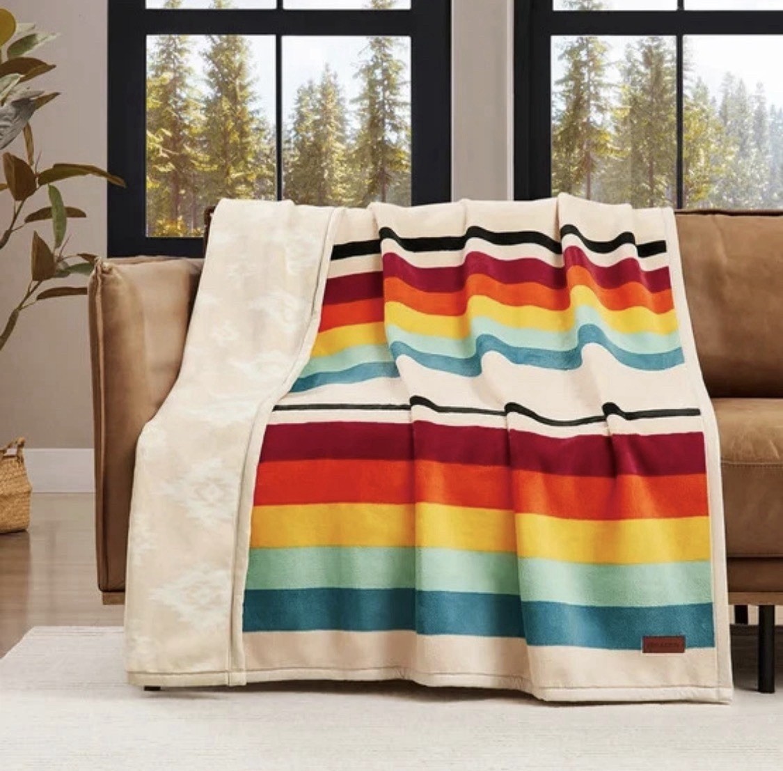 NEW Pendleton Reversible Plush Throw-50x70in 100% Polyester Mount Foraker