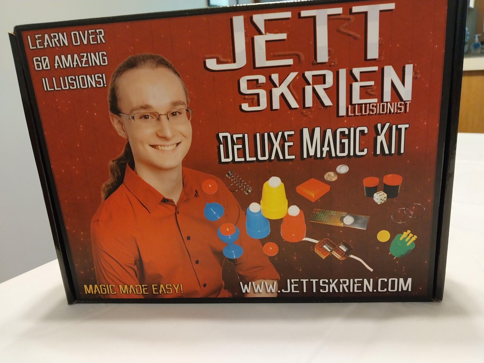 Jett Skrien Illusionist Deluxe Magic Kit -over 60 illusions. Magic made easy!
