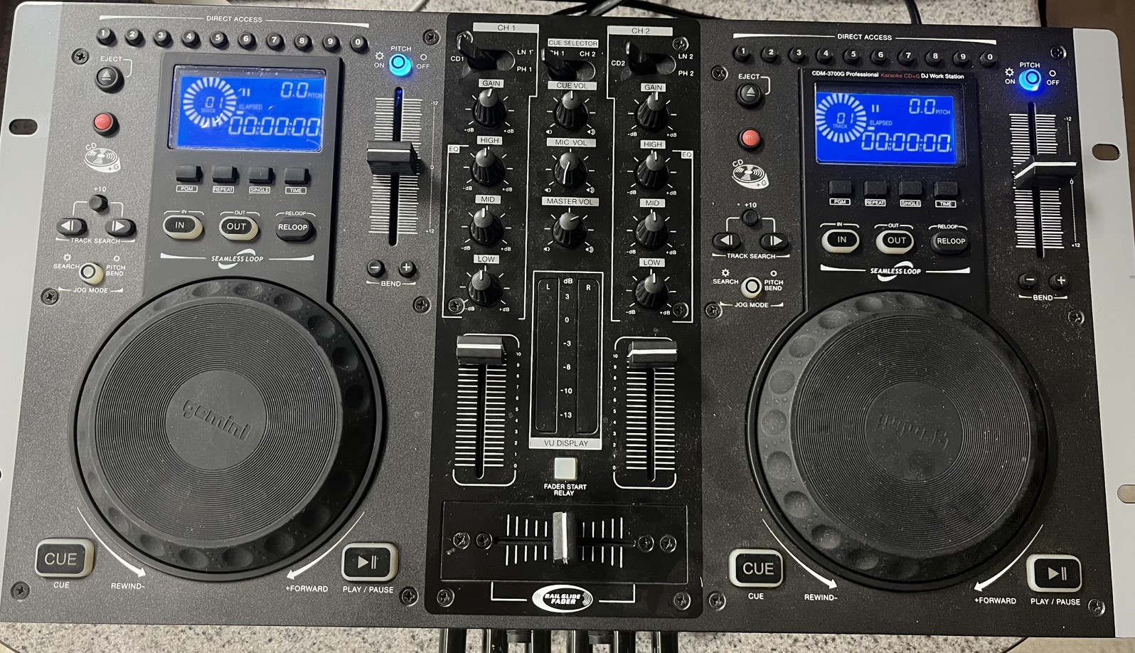 Gemini CDM 3700G Dual CD Karaoke Mixing Console W/ Case