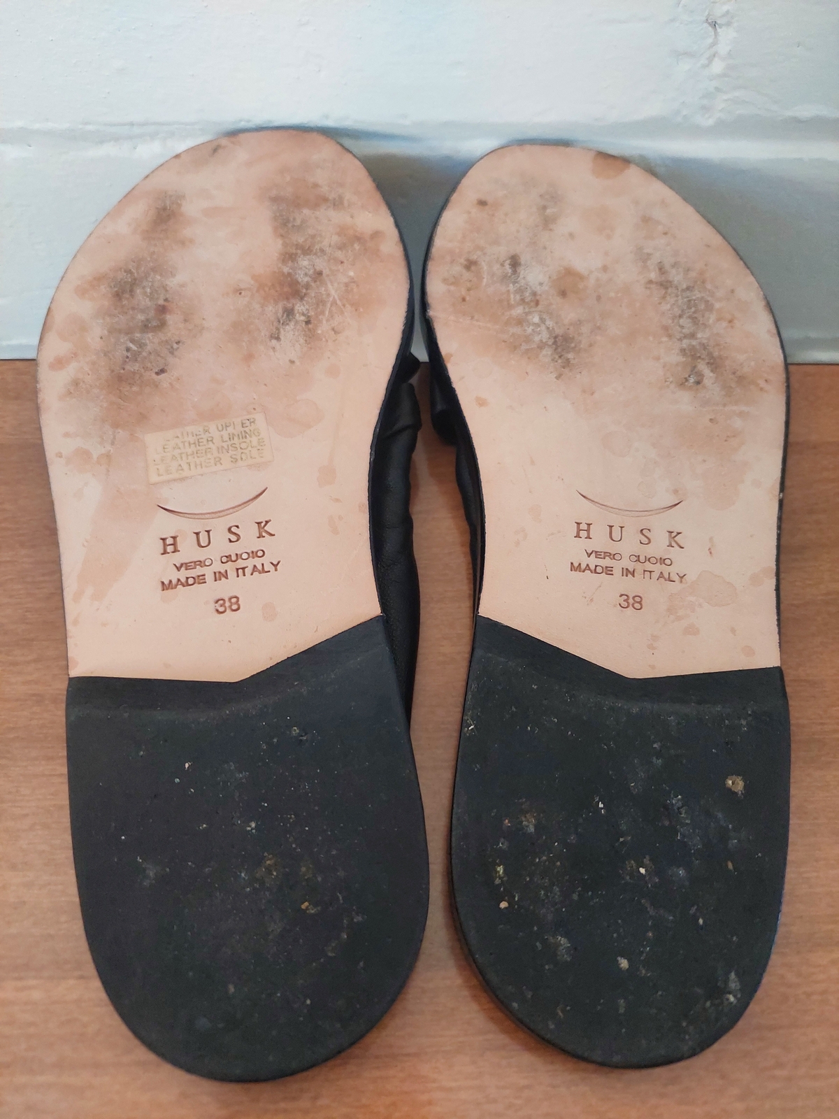 Husk 'Botanica' Leather slide in Black, Size EU 38 / AU 7