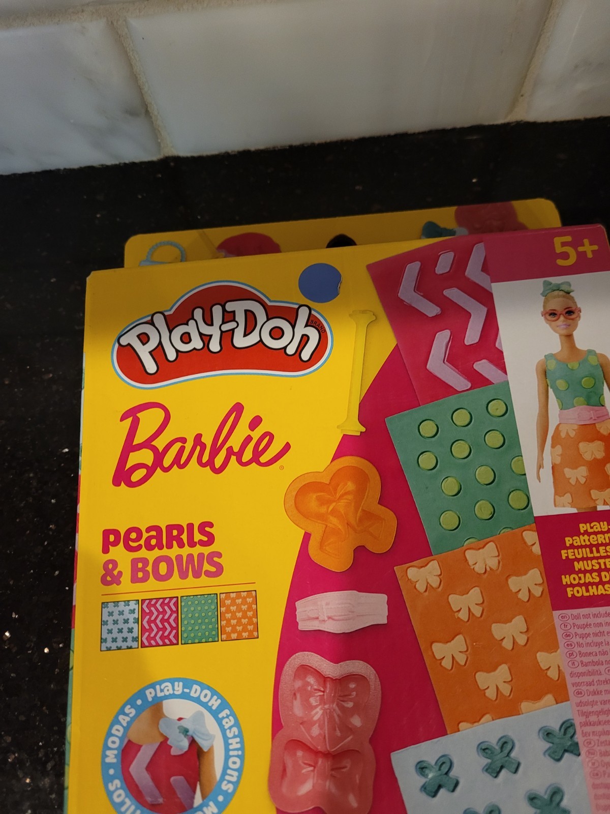 Play-Doh Barbie Pearls & Bows Play-Doh Fashions Set New/Sealed Designer Fun!