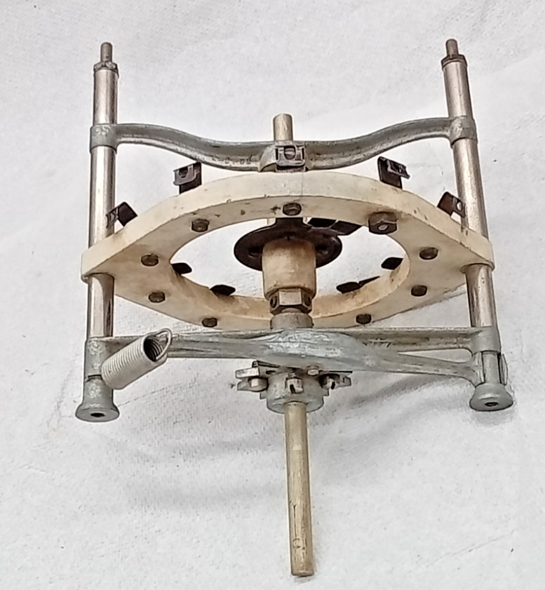 1 RADIO SWITCH # 88S - 32 CERAMIC HV RF ROTARY SWITCH