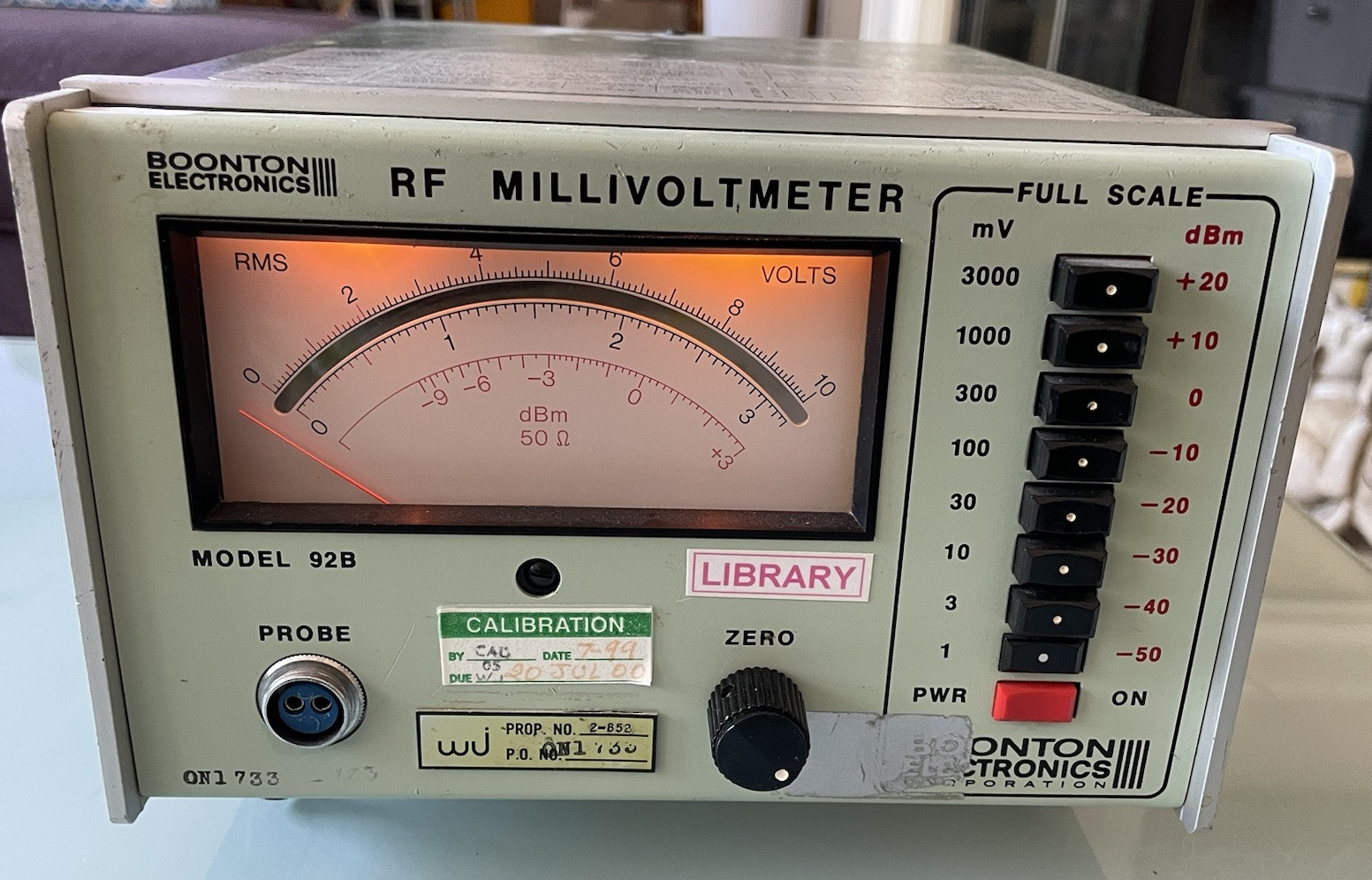 Boonton RF Millivolt Meter Model 92B No Probe Powers On As Is