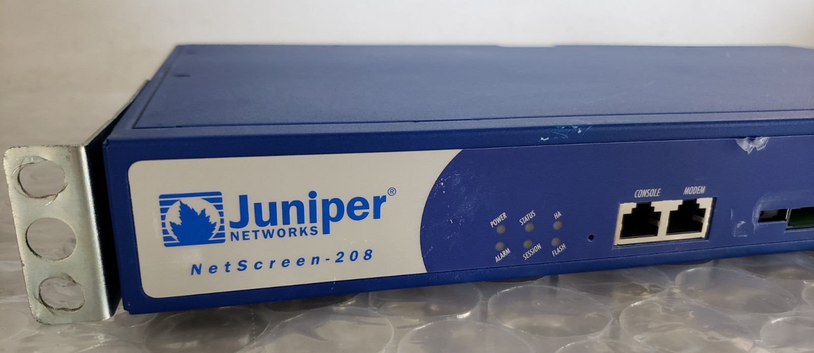 Juniper NetScreen-208 NS-208-001-DC Firewall Security Appliance w/ 2x Ears