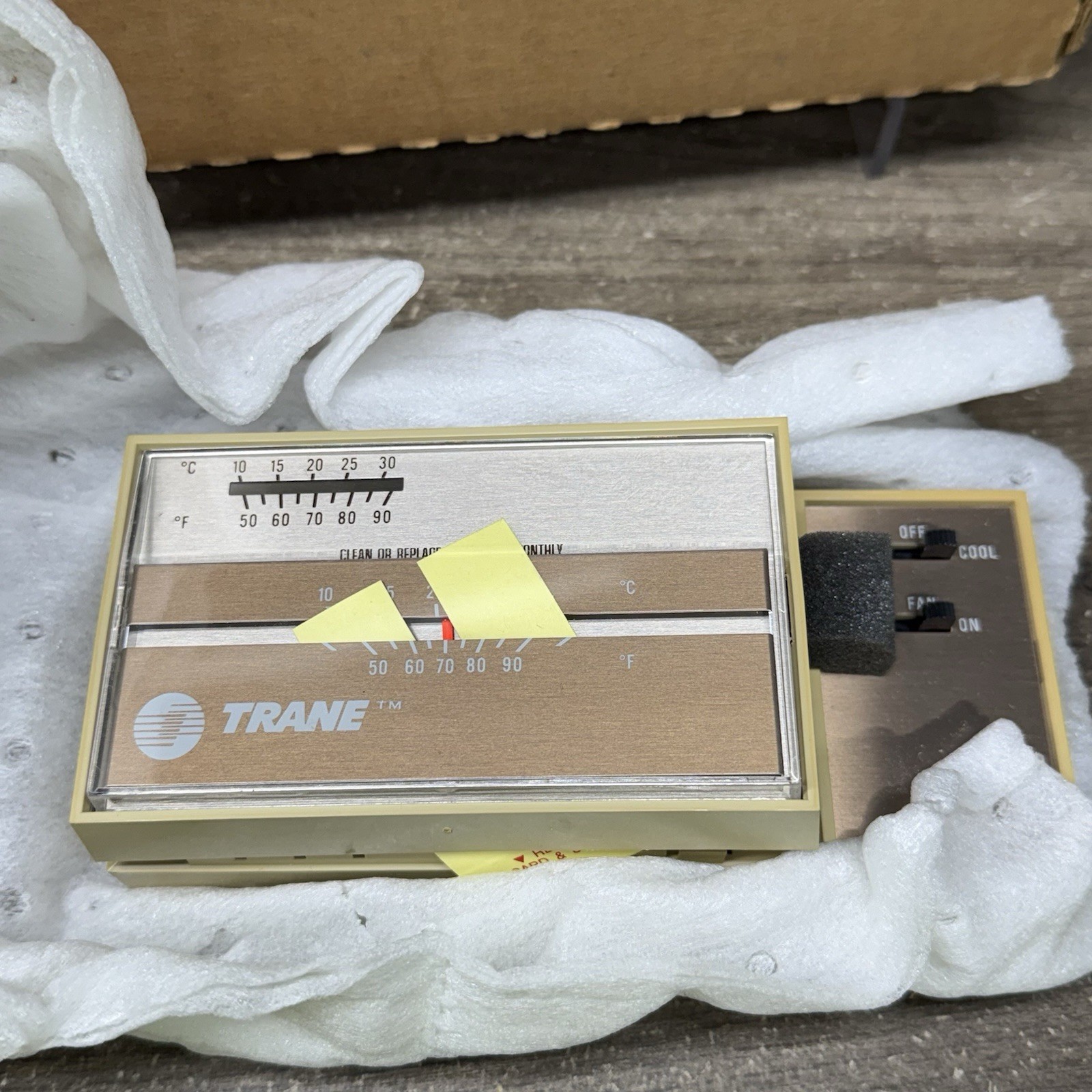 NOS Trane TAYSTAT241 Multi-Stage Non-Programmable Room Thermostat 196499 NEW