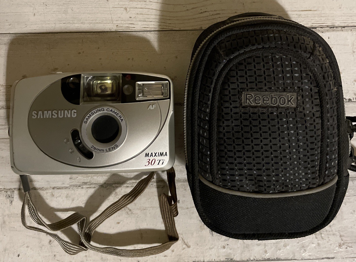 Samsung Maxima 30Ti AF Point And Shoot Camera W/ Reebok Camera Case - Tested