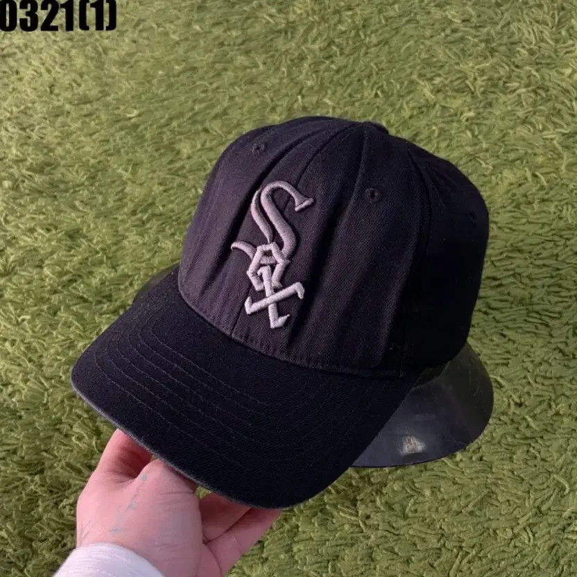 MLB Black S-M Cap Hat Official