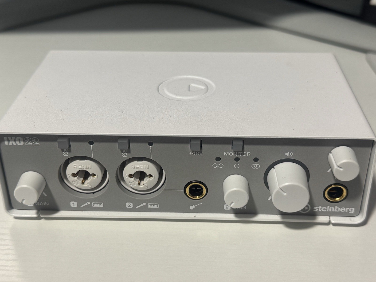 Steinberg IXO22 2x2 USB-C Audio Interface With Cubase Software (White)