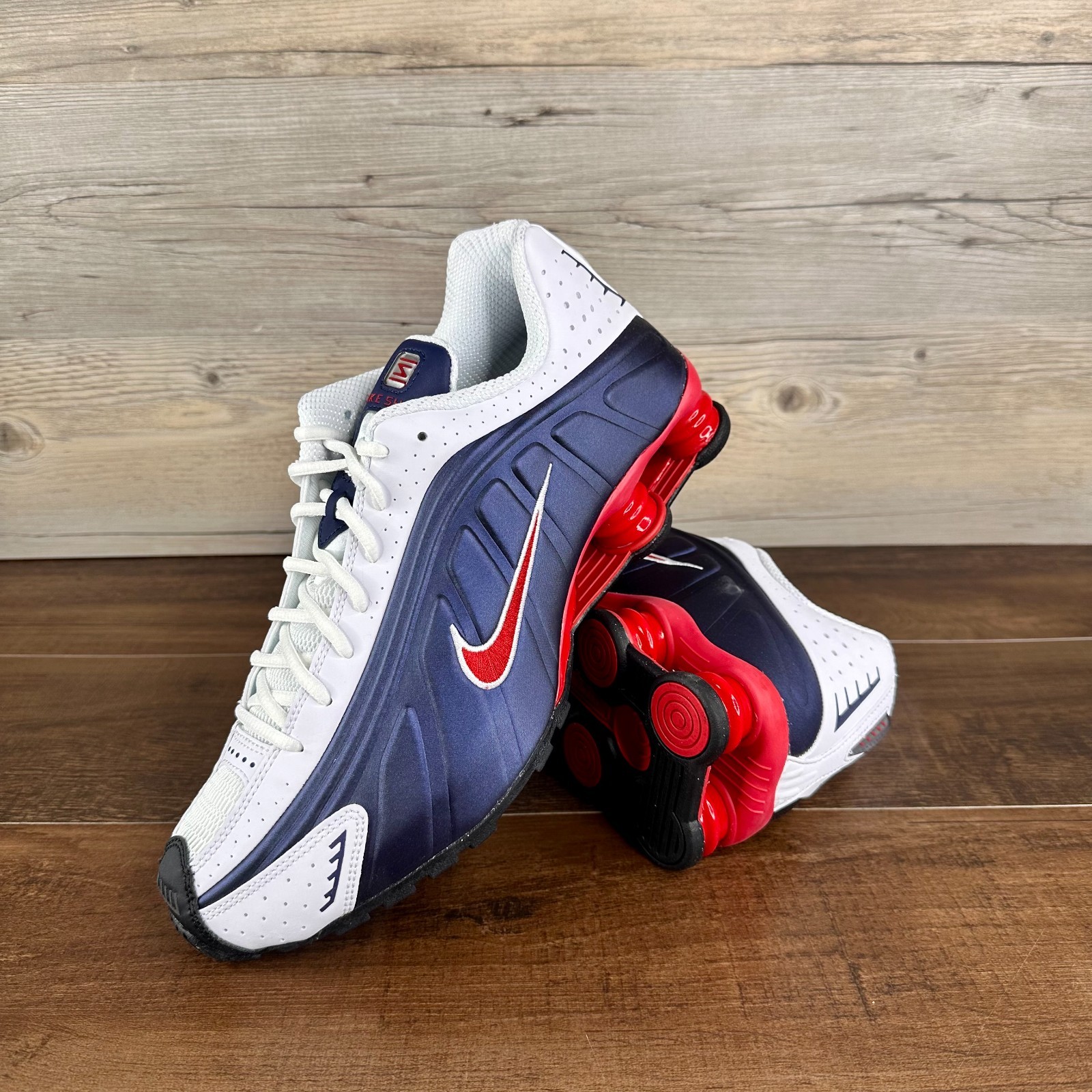 Nike Shox R4 USA Mens Size 9.5 White Varsity Red Midnight Blue HQ1988 400