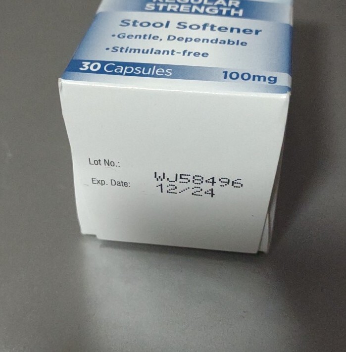 Colace REGULAR STRENGTH 100mg Stool Softener 30 capsules 12/2024