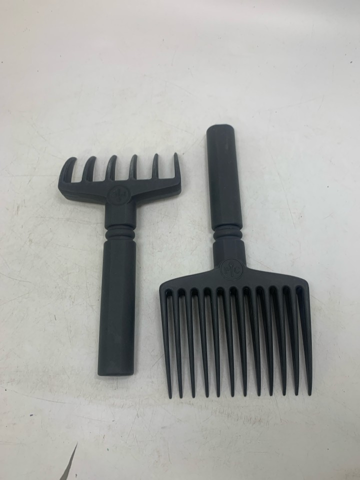 2 PC QUICK MEAT SHRED MAGNETIC TOOLS.