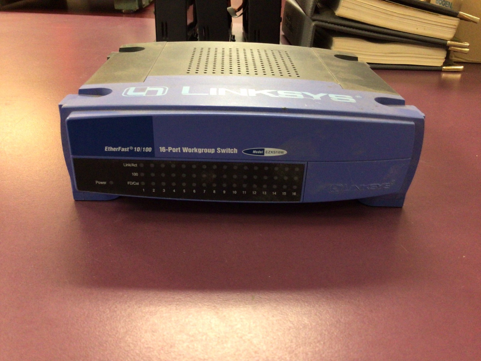 Linksys EtherFast 10/100 (Model EZXS16W) 16-Ports External Workgroup Switch