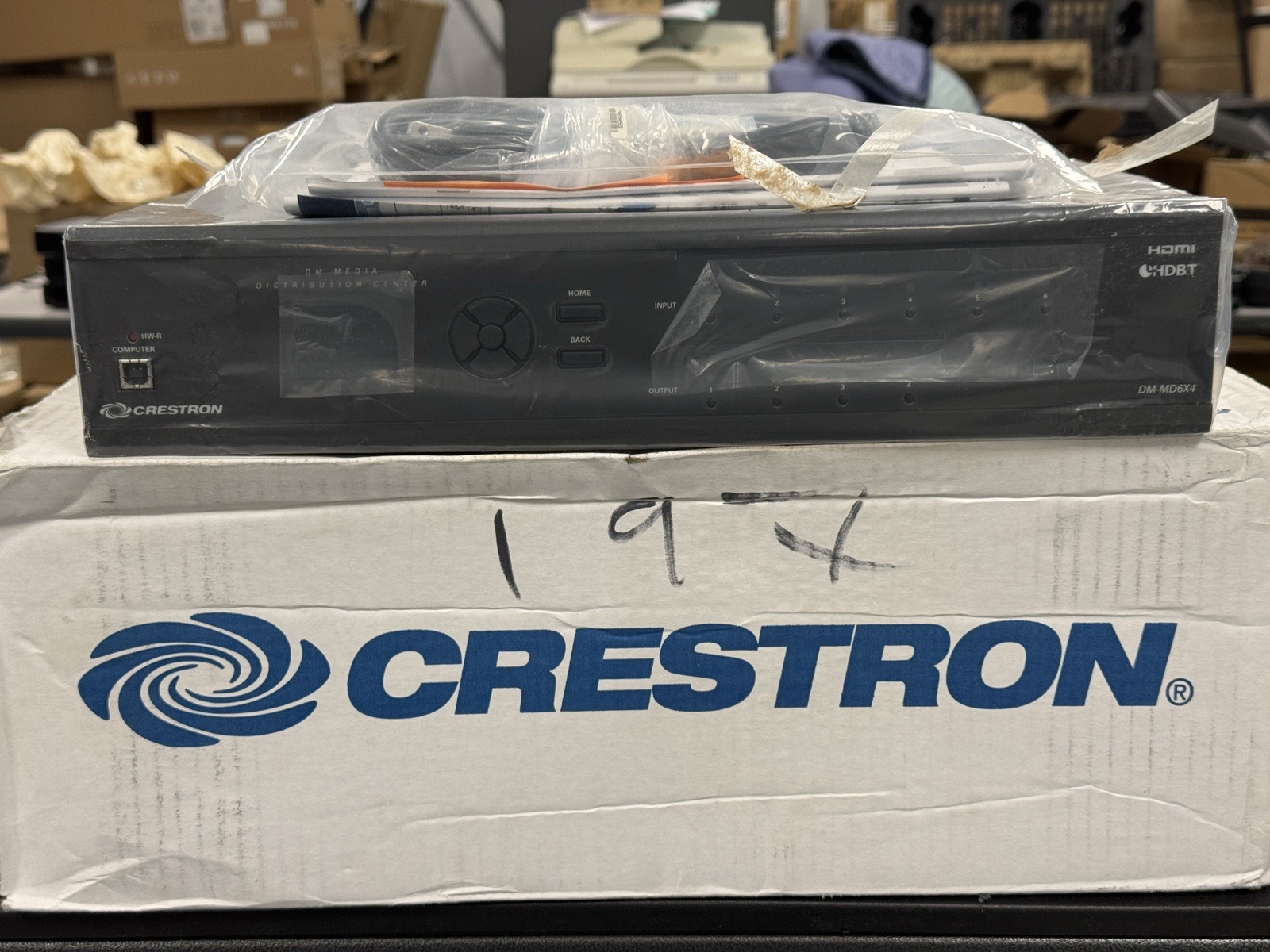 CRESTRON DM-MD6X4 DM MEDIA DISTRIBUTION CENTER