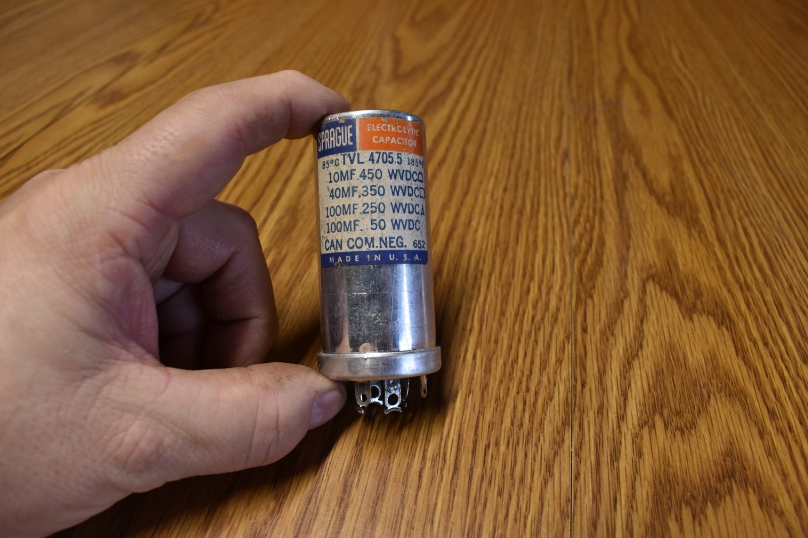 TVL-4705.5  10 40 100 100 uF   450/350/250/50V  SPRAGUE TWIST-LOK CAPACITOR NOS