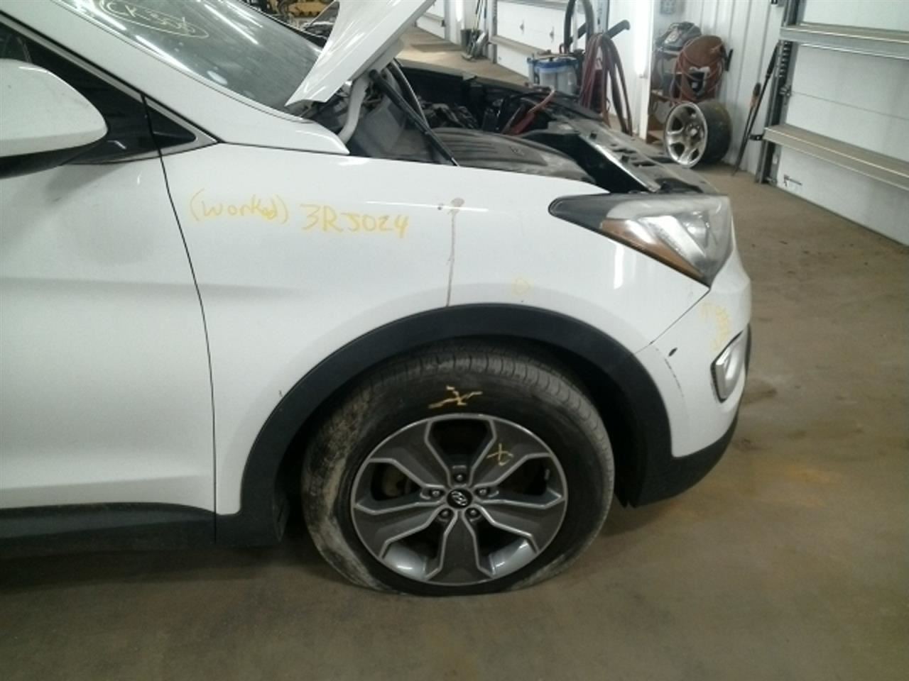 Driver Left Front Spindle/Knuckle LWB Fits 15-19 SANTA FE 104900938