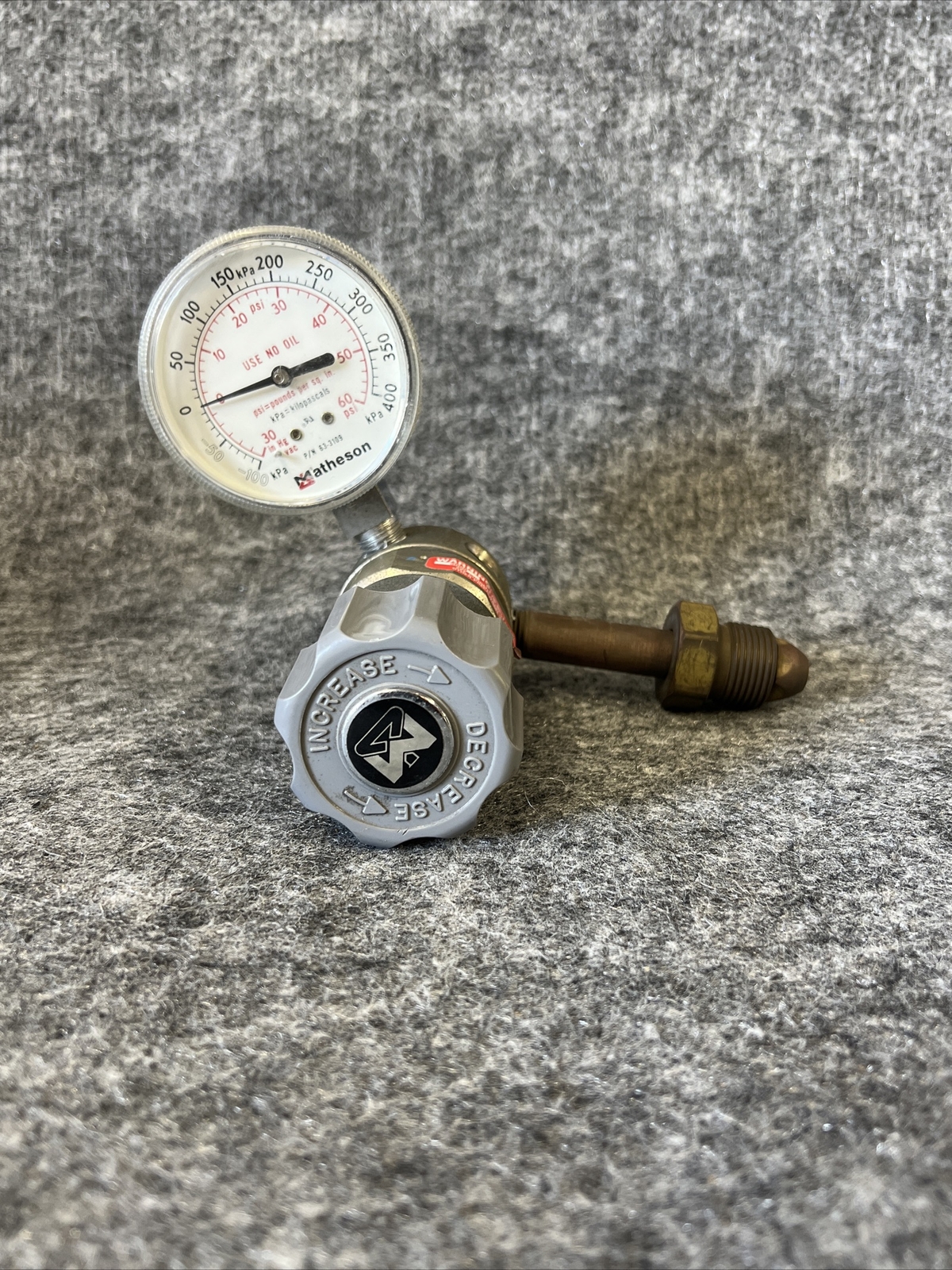 Matheson 3537-580 Single Stage Brass Gas Regulator 3500PSI Used
