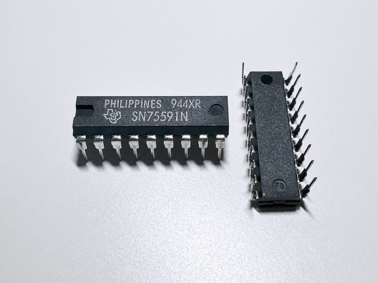 2PCS SN75591N Texas Instruments LED Segment Digit Display Driver IC DIP-18