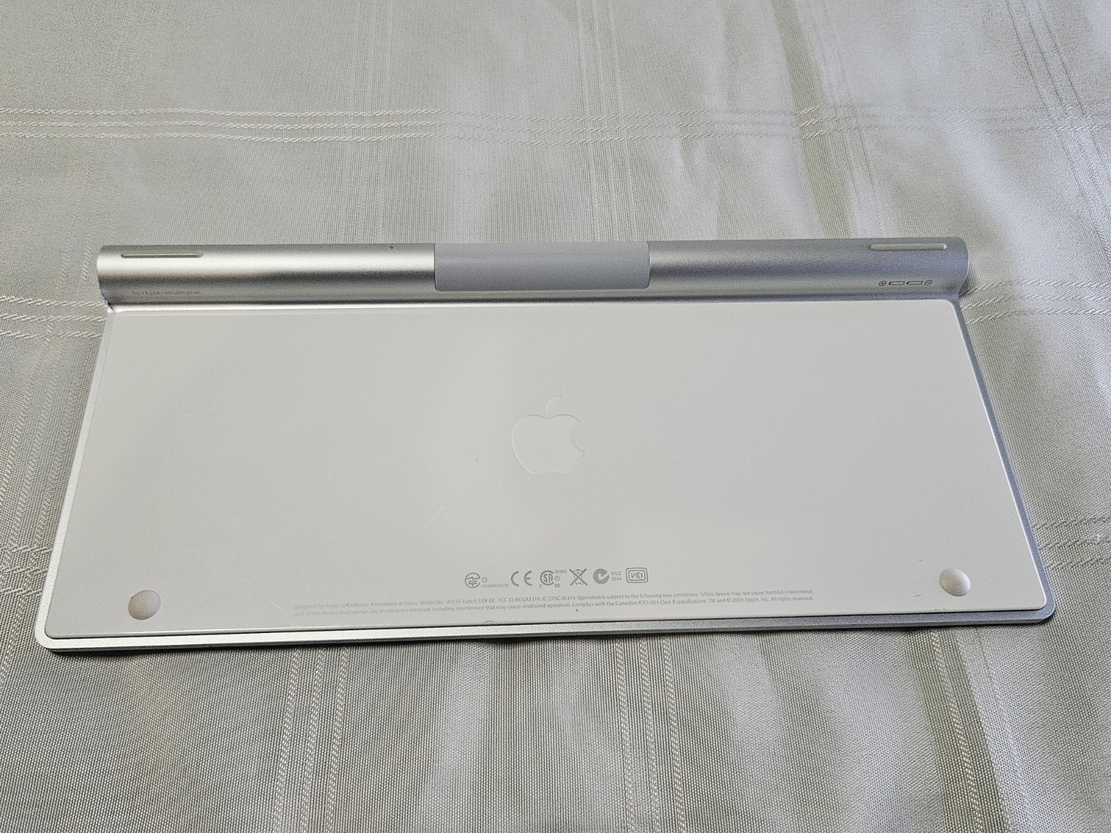 Apple A1314 Wireless Keyboard - MC184LL/B FREE SHIPPING!