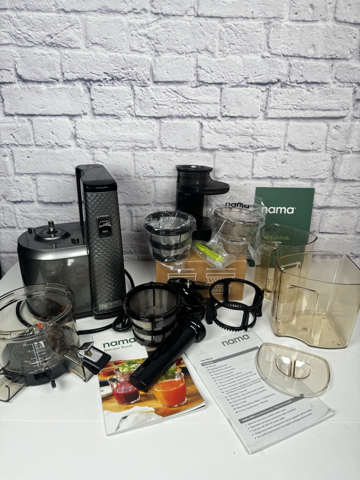 Nama J1 Cold Press Juicer Vitality 5800 SJ100 Gray Black COMPLETE Set Excellent