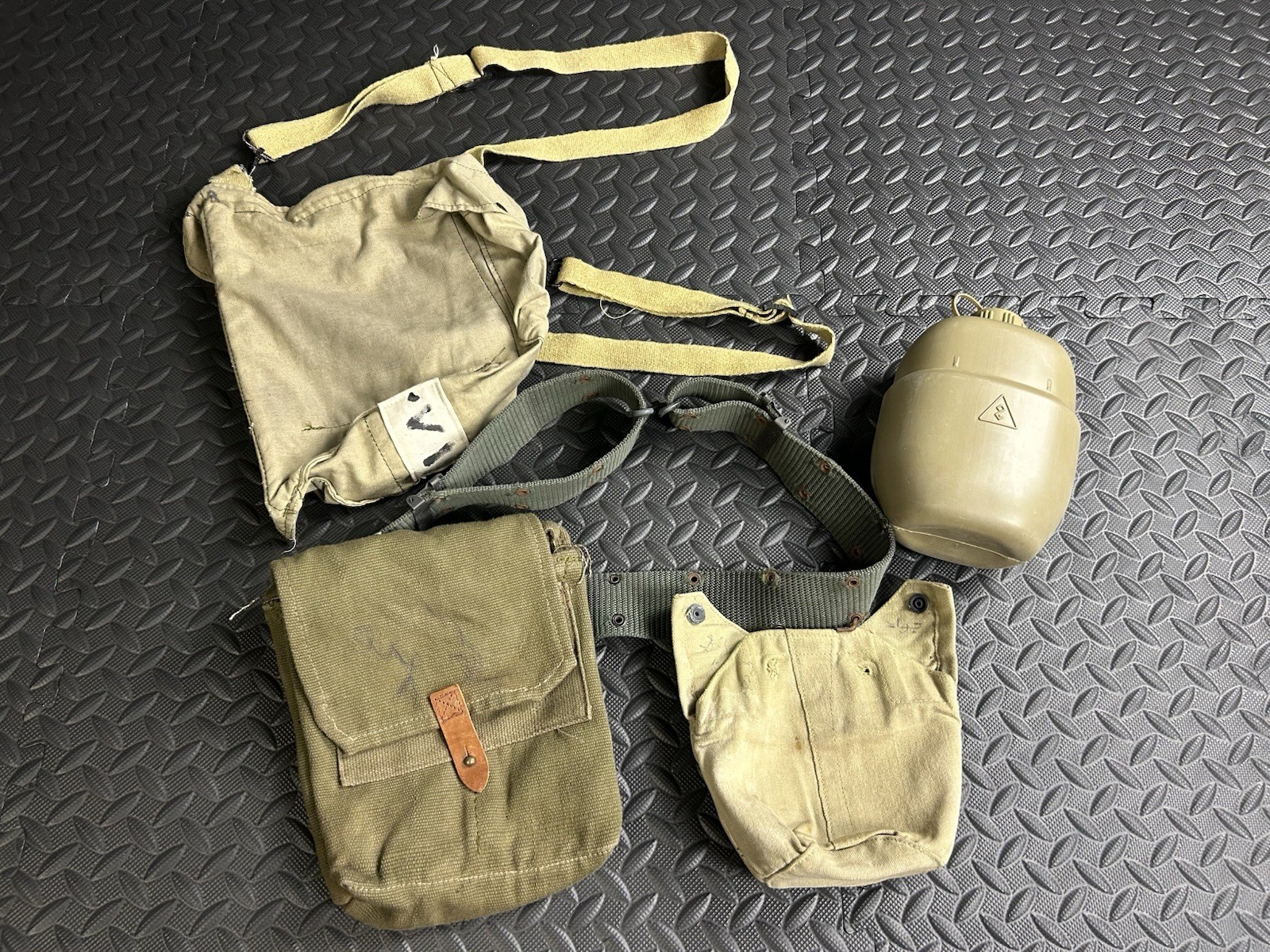 Desert Storm Iraq War Iraqi Army Field Gear Lot Canteen Belt Mag Pouch Gas Mask