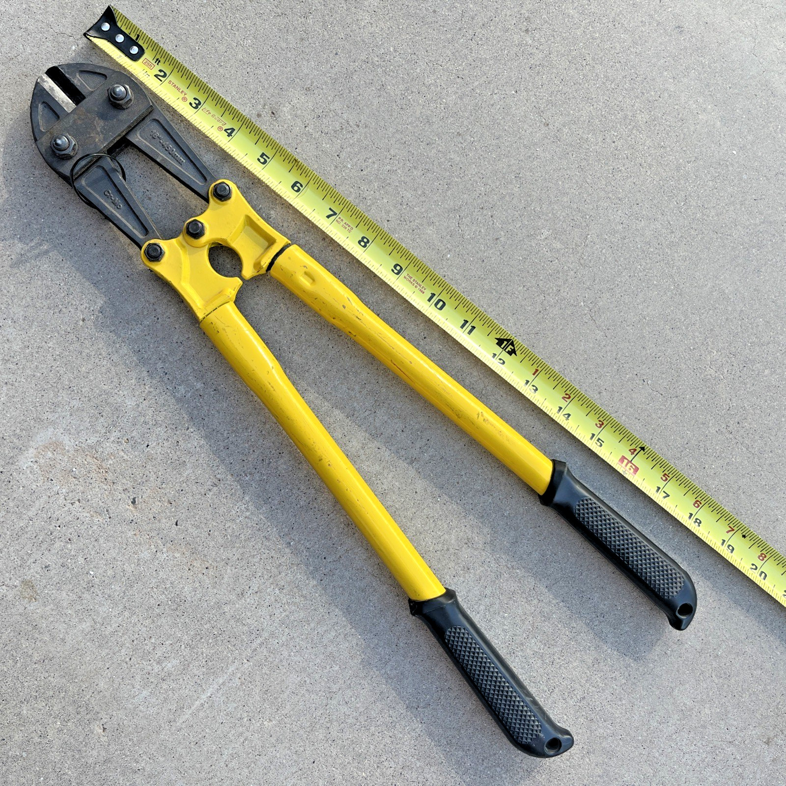 STANLEY 18" BOLT CUTTERS USED