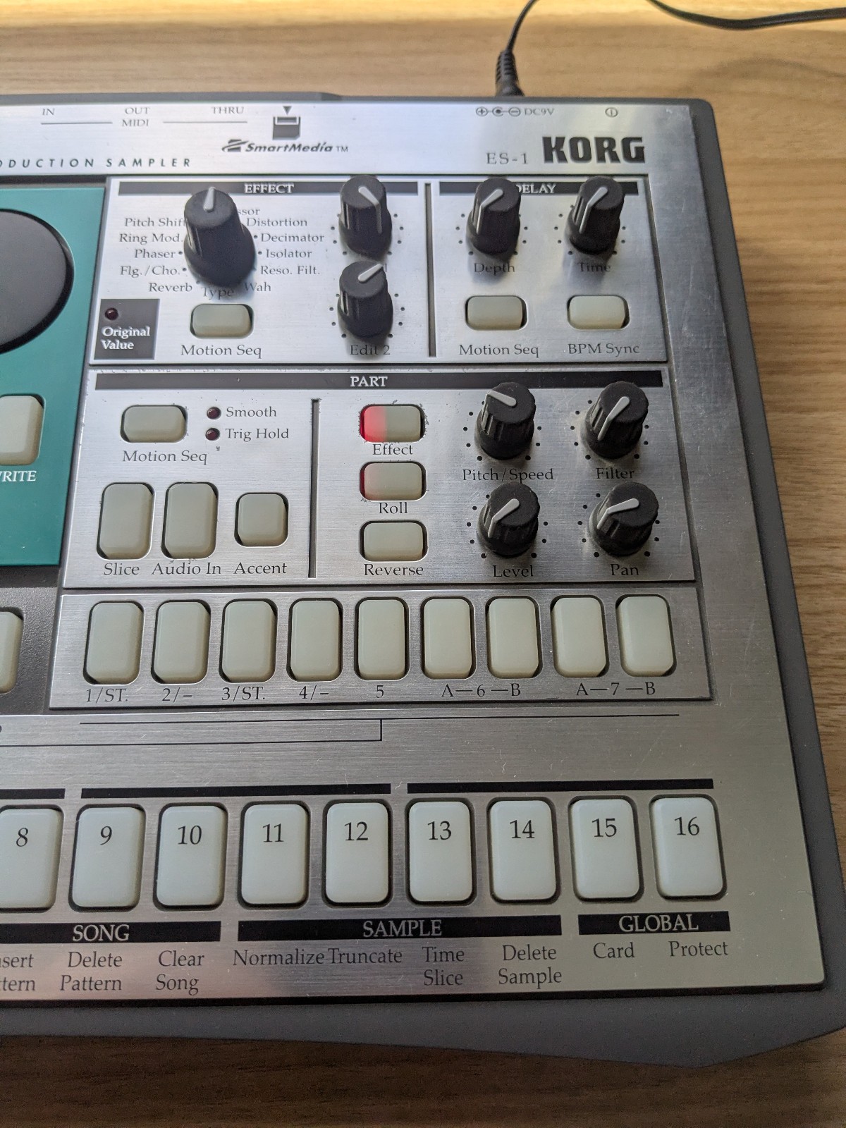 KORG ES-1 Electribe Rhythm Production Sampler with Sequencer & Effects