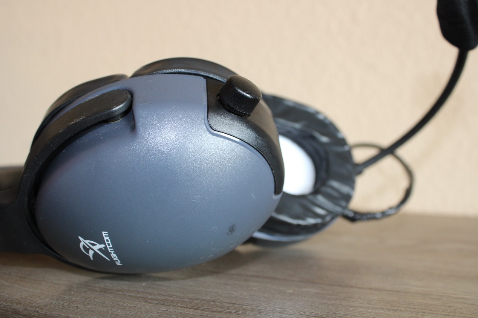 Flightcom Denali Aviation Headset and Microphone in Carry Case