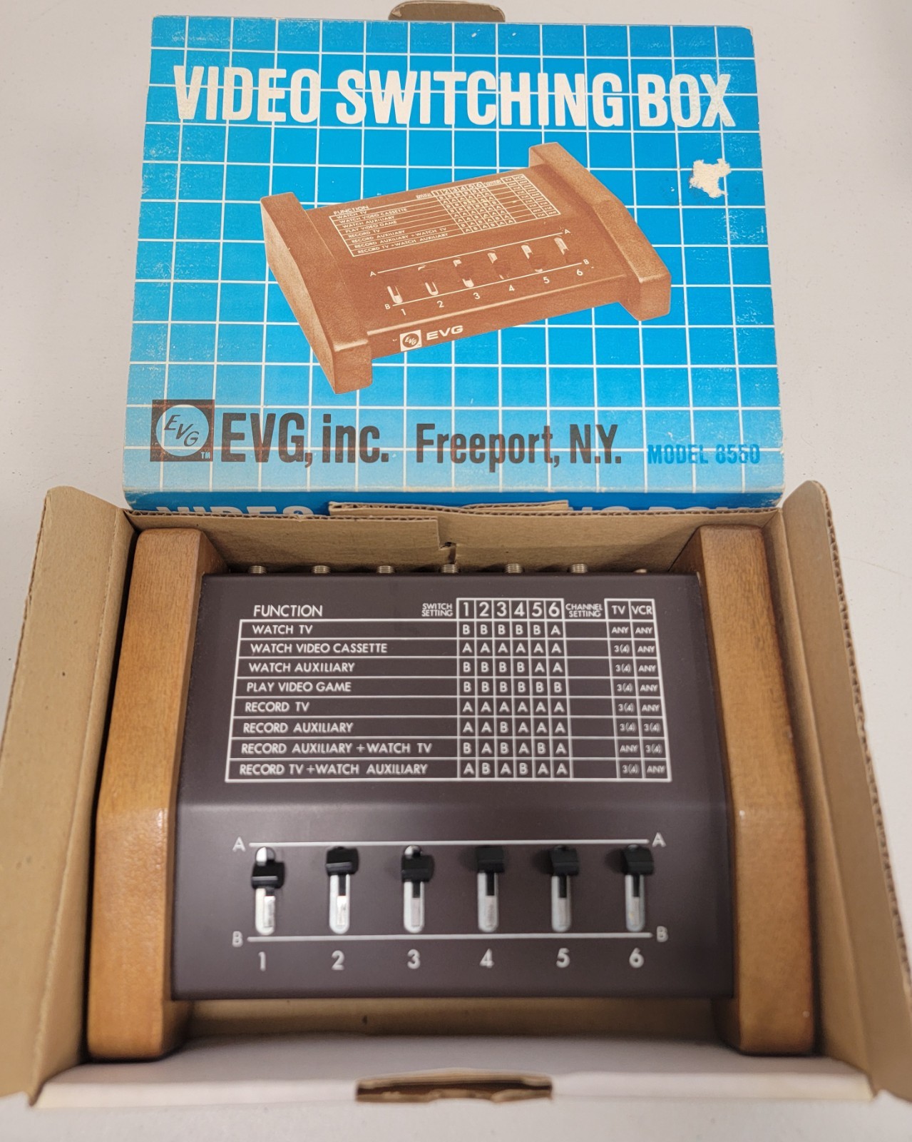 Vintage EVG Video Control Center 8550 AV Switching Box w/ Box & Manual