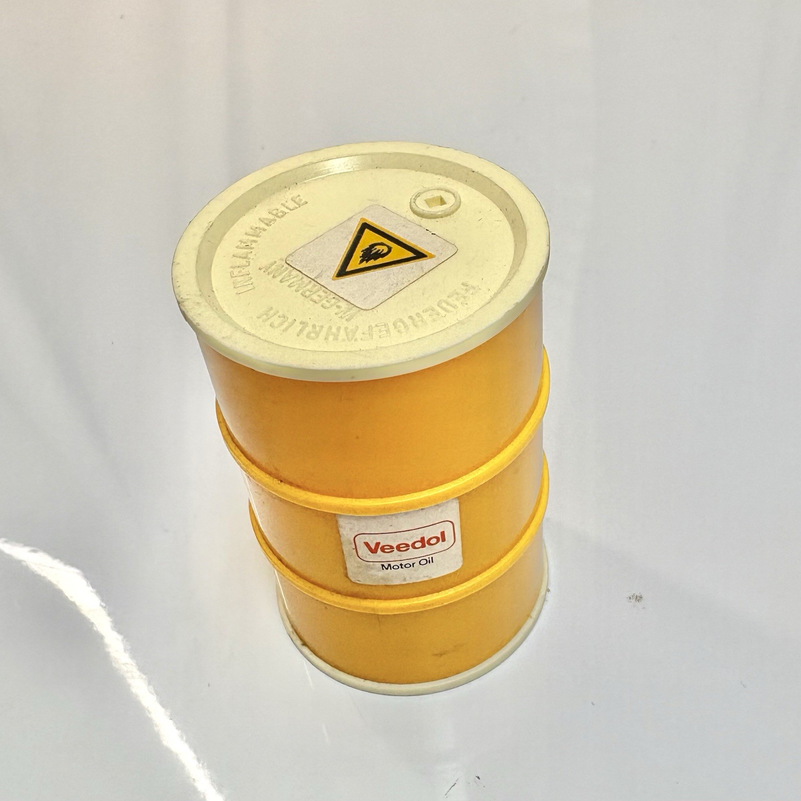 Vtg Veedol Motor Oil Pencil Sharpener Yellow Barrel Germany 3” Tall Plastic