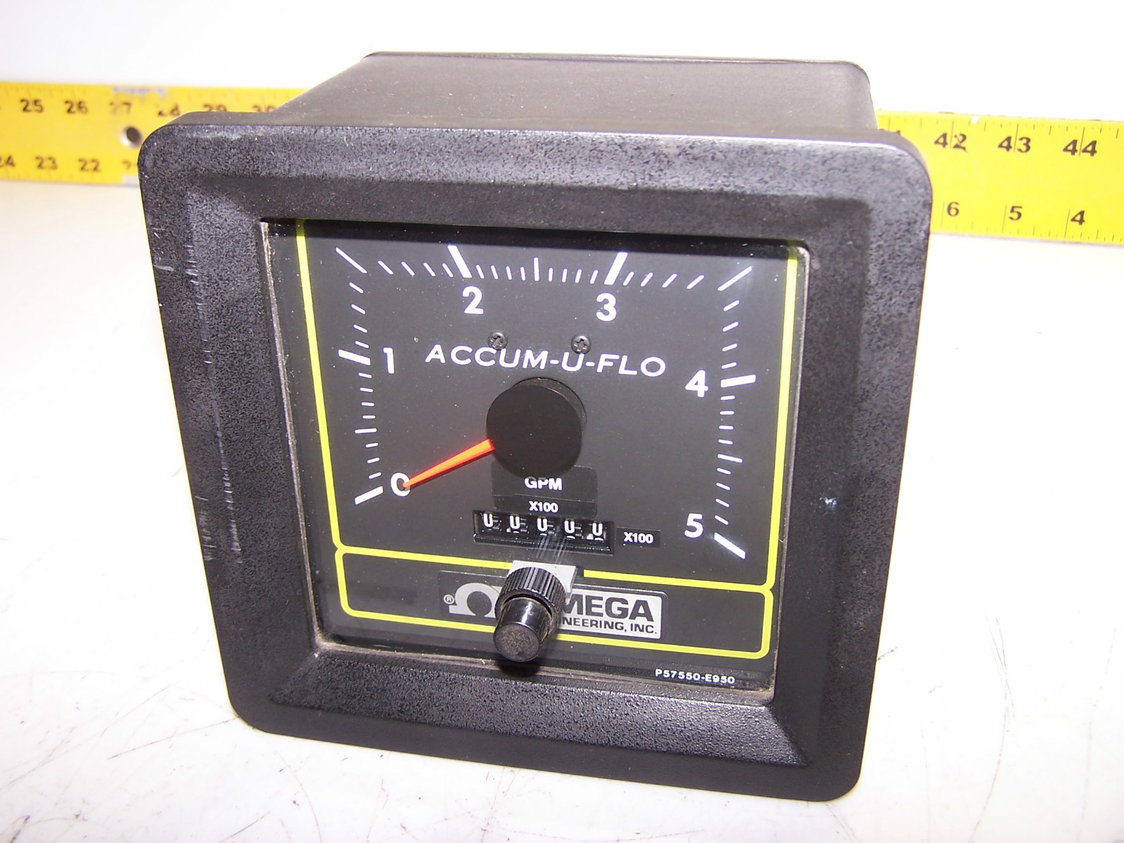 NEW ACCUM-U-FLO FPM-509R OMEGA P57550 FLOW METER 0-5 GPM X100