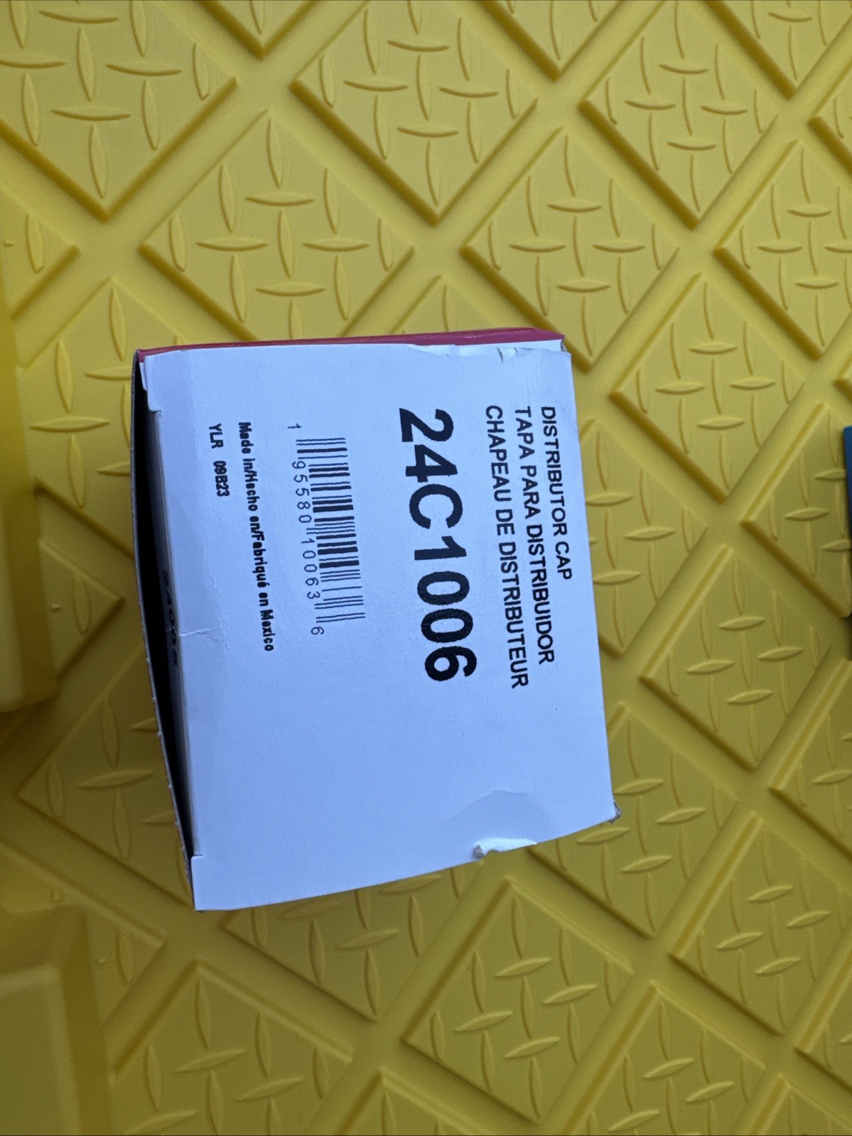Carquest Distributor Cap 24C1006 High-Quality OE Replacement Perfect