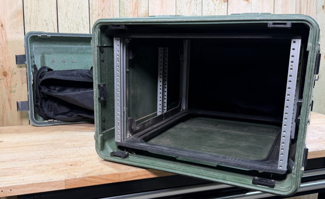 ECS Server Rack Rackmount 7U 19" X 24" Waterproof Storage Case W/ Rack