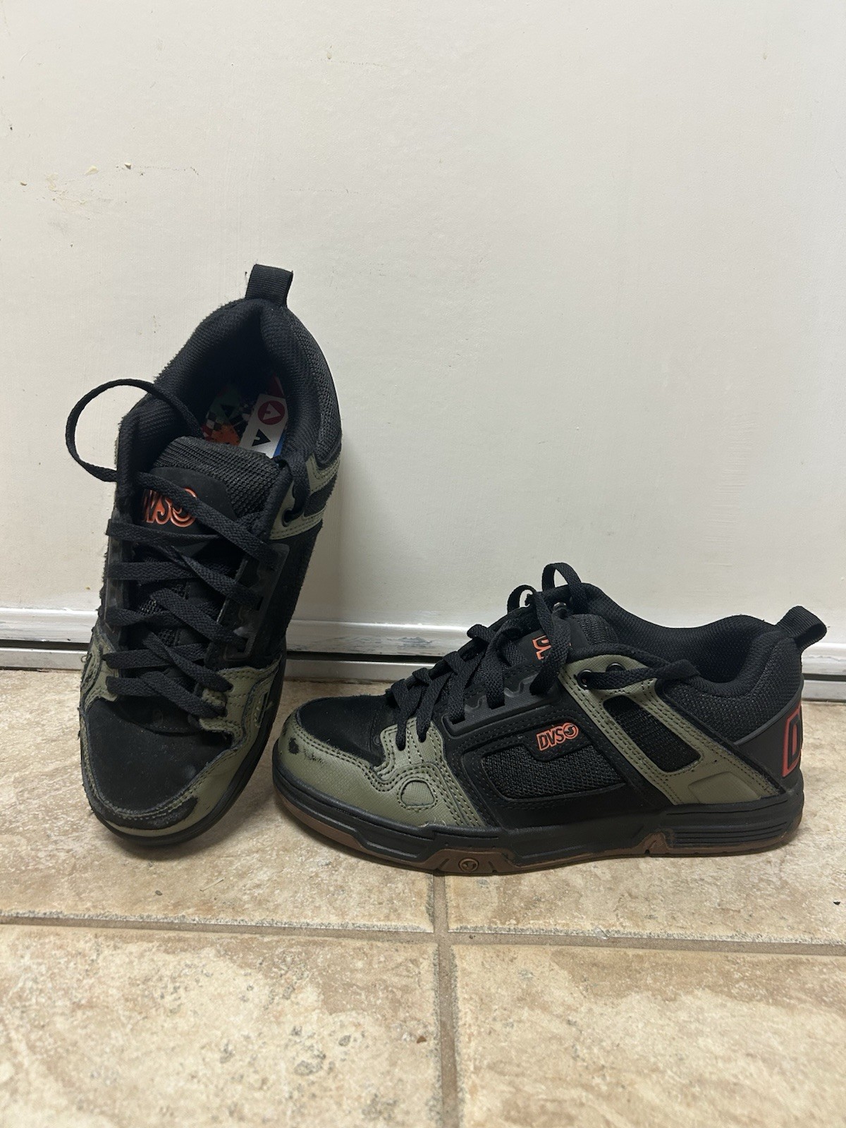 DVS Comanche Men's Skateboarding Shoes  Medium Width Size 7.5