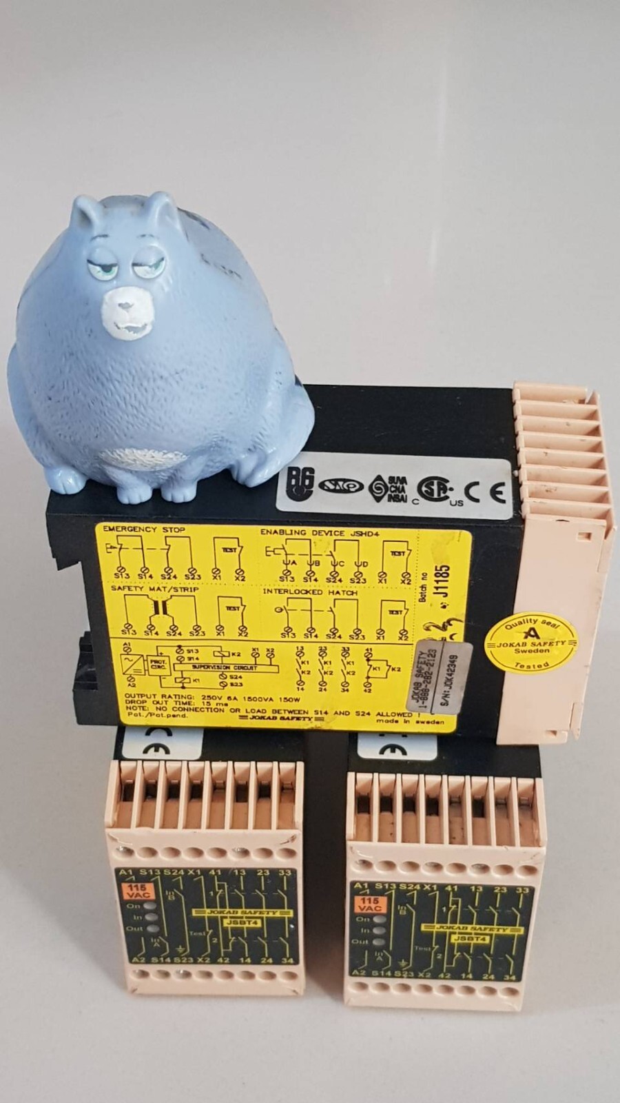 JSBT4 115VAC Jokab Safety Relay 2TLJ010004R0400 (if new is ABB 2TLA010004R0400 )