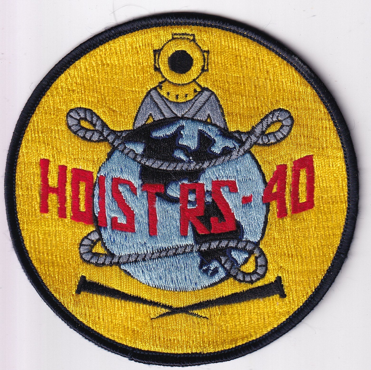 ARS-40 USS Hoist Salvage and Rescue ship patch uncommon colors US Navy USN