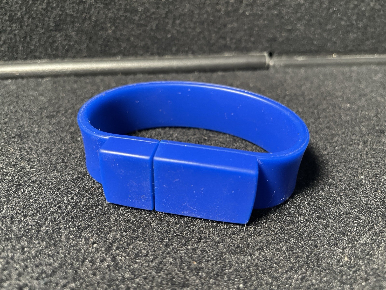  Apple Camp USB Bracelet: Blue (500 MB)