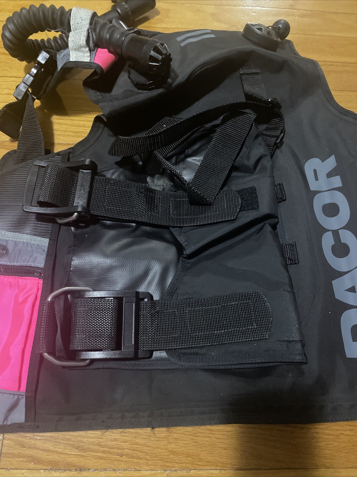 Dacor Elite Scuba Vest Hot Pink Medium