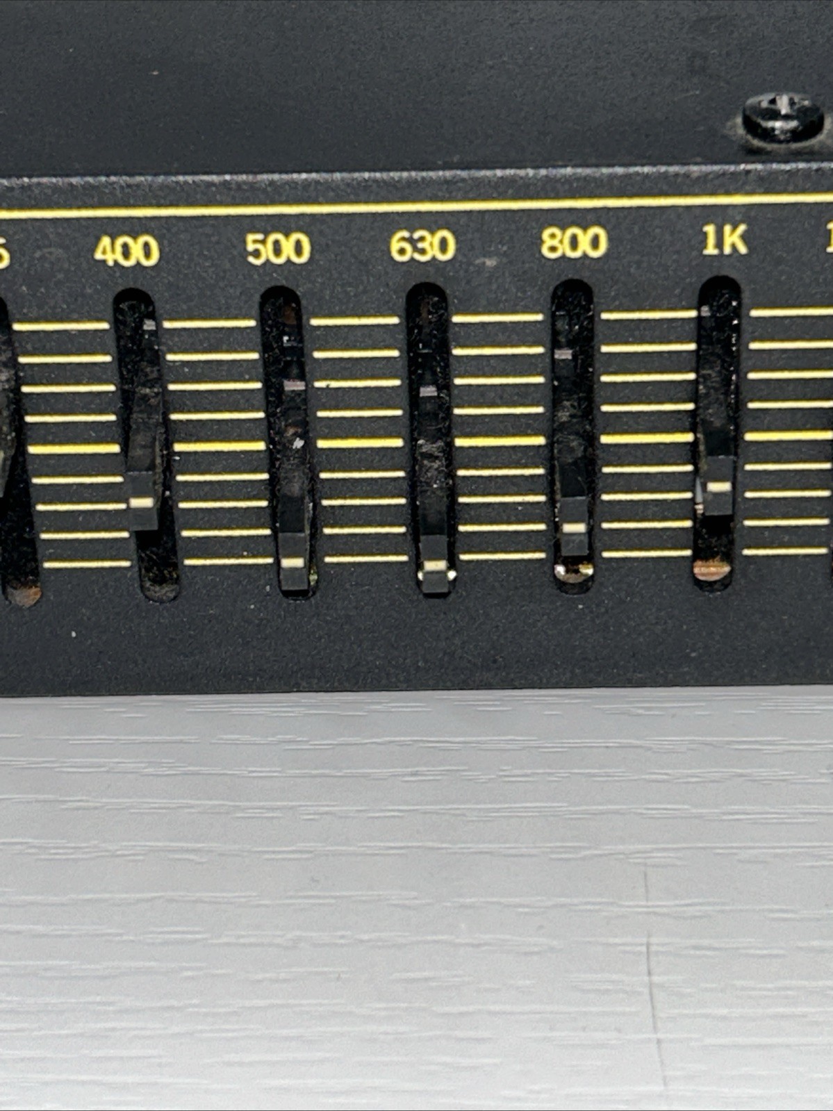 EUC AB INTERNATIONAL MODEL 131 RACK GRAPHIC EQUALIZER, READ