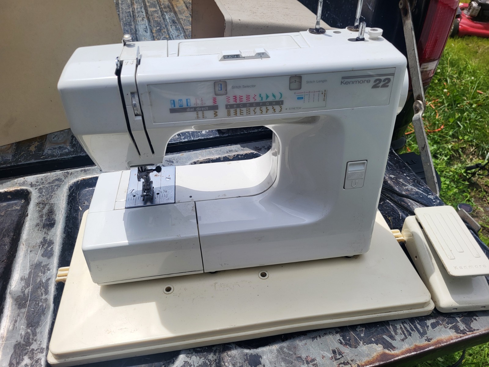 Kenmore /Janome Sewing Machine  385.17622090 - Works 1 Full Amp-as is