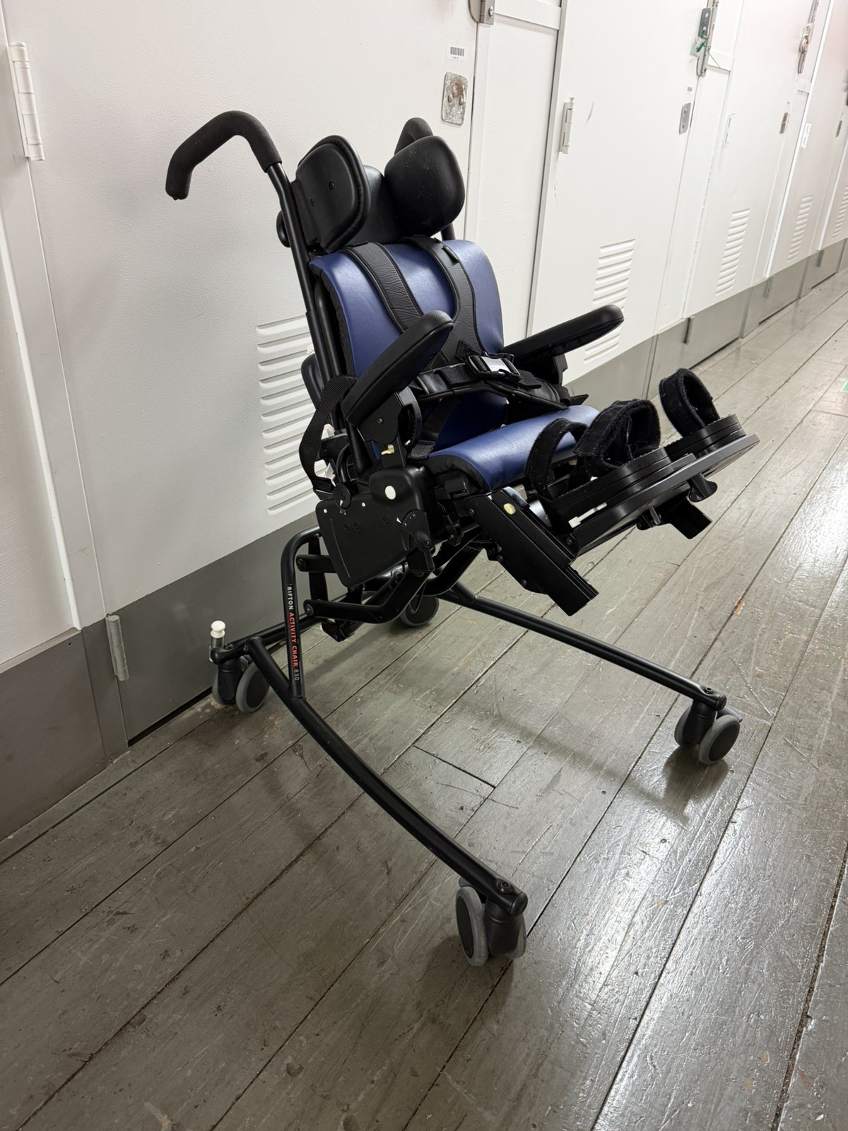 Rifton Activity Chair 830 Small Weight Limit 75lbs Hi/Low Chair Blue