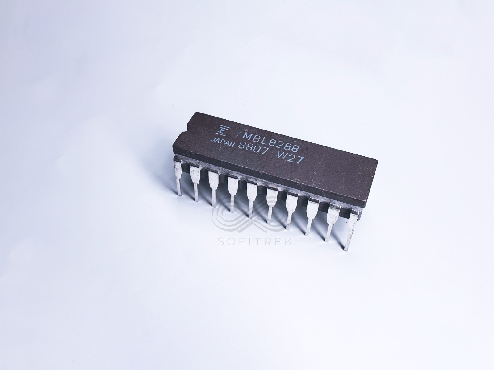 MBL8288 FUJITSU Bus Controller for 8086/8088/8089 CPUs 10MHz CDIP-20 Ceramic IC