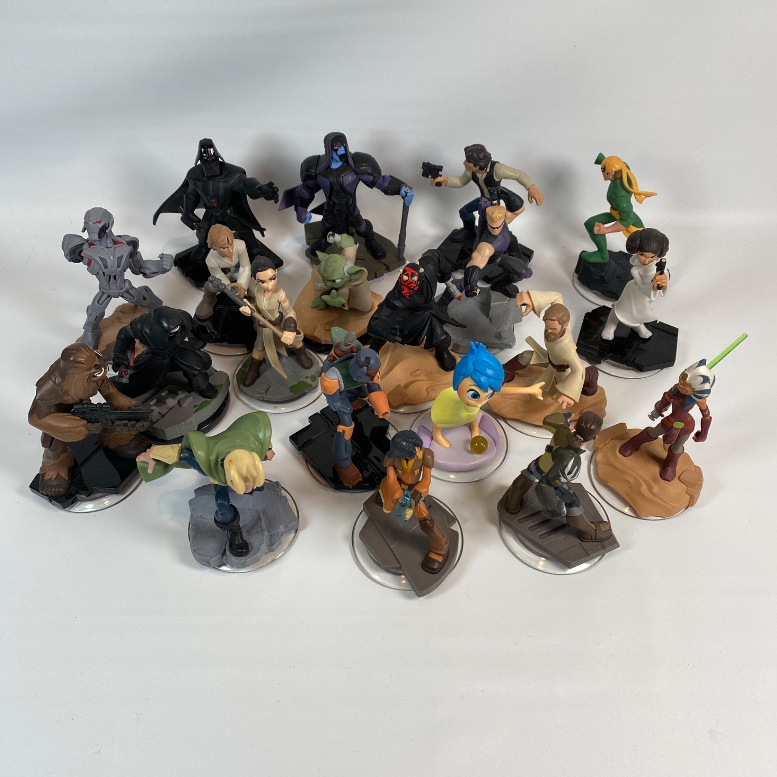 Disney Infinity Lot of 20 Working But Broken Characters Star Wars and Marvel