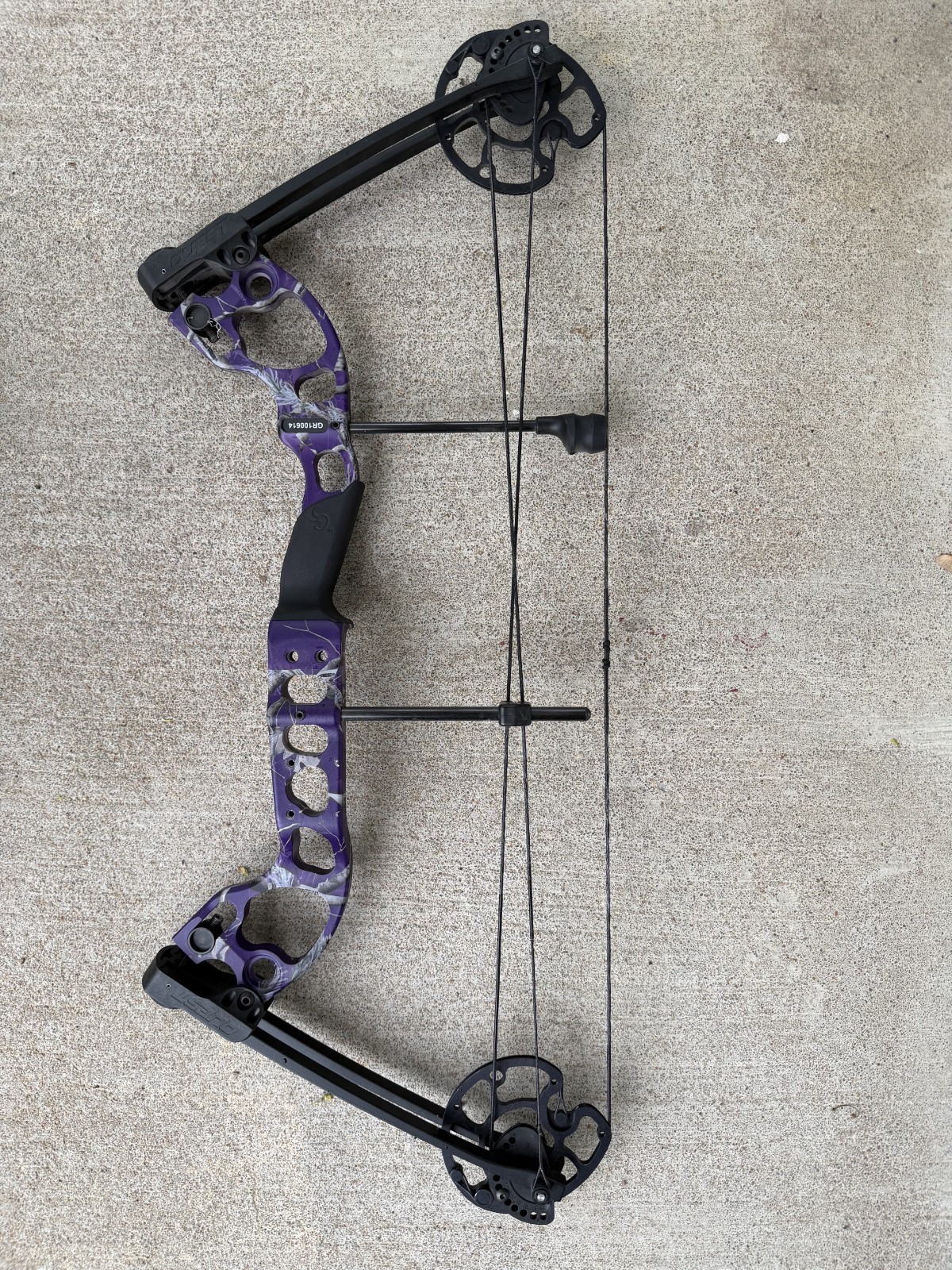 G5 Quest Radical youth compound bow (barely used)