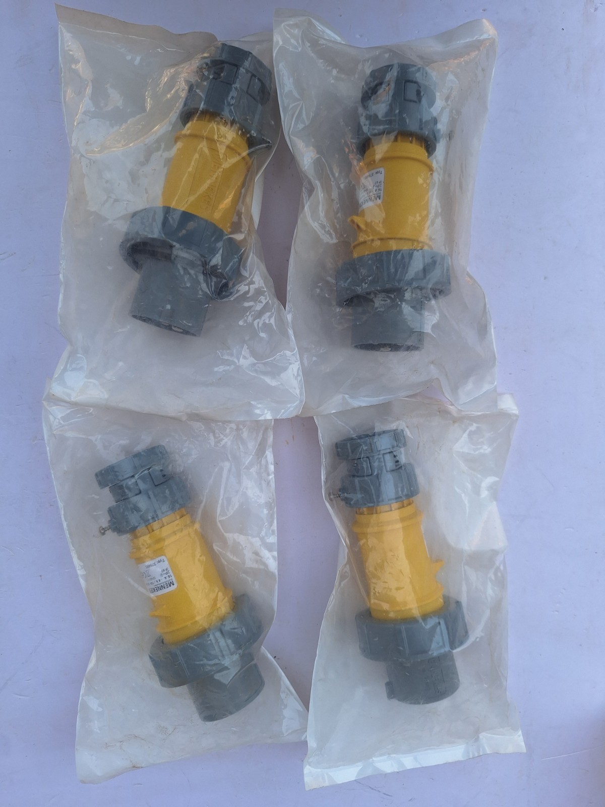 MENNEKES 3794 ELECTRICAL PLUG RS 235-9966 16A-4H/100-130V 50-60Hz 2P+E LOT OF 2
